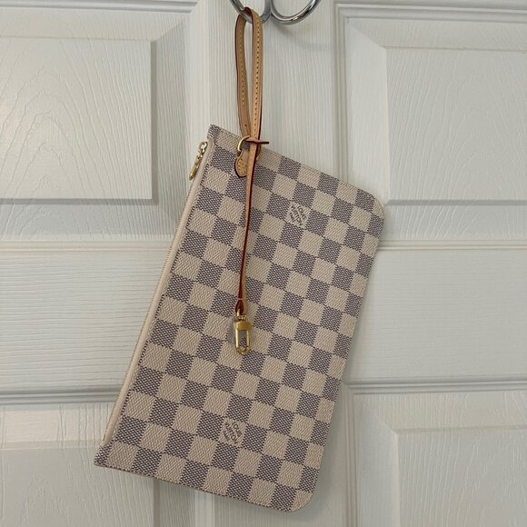 LOUIS VUITTON Zipped Pouch Damier Azur (NWOT) - Picture 10 of 10